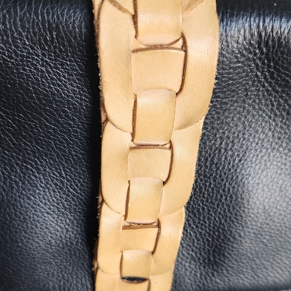 Tommy Bahama Black and Tan Crossbody Bag 100 Percent Leather - Picture 4 of 16